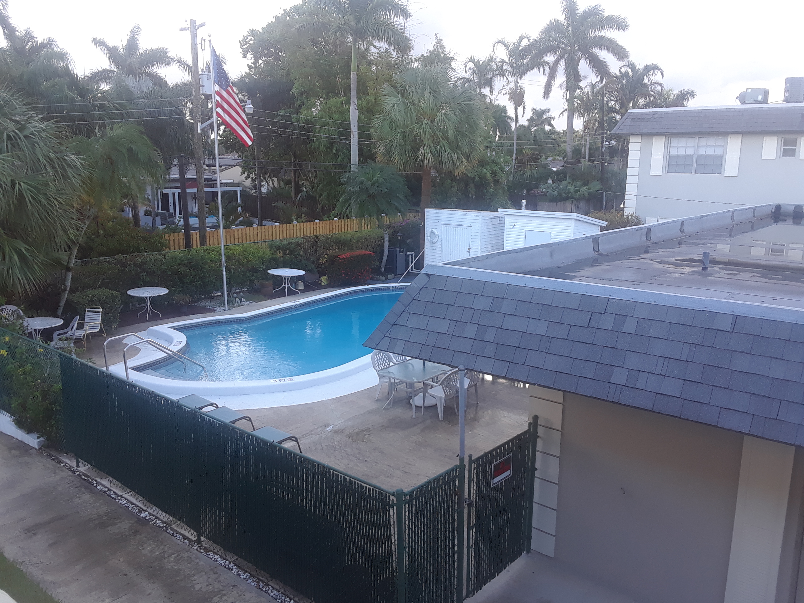 Hollywood Seasonal Rental Room own bathroom